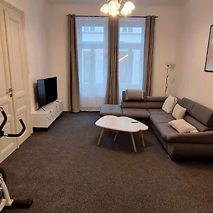Center Thomas No1 Apartment